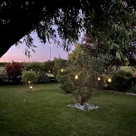 Hotell Ankerplatz - Ferienwohnung Am Elbdeich Stelle