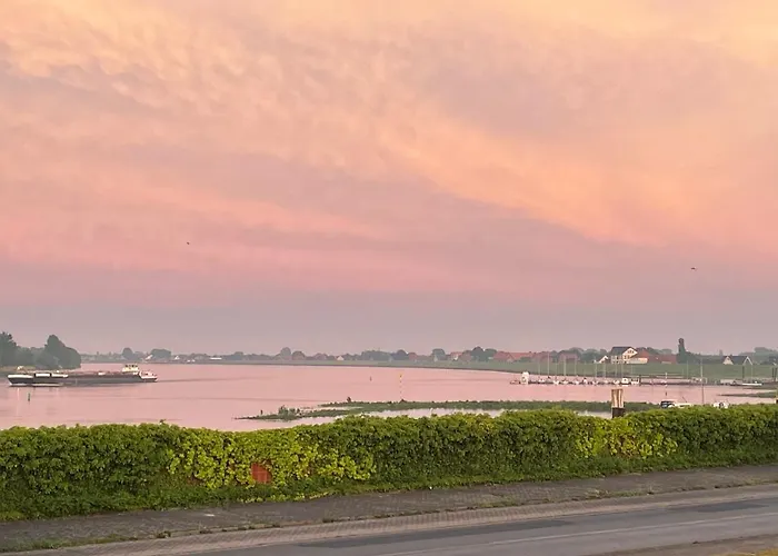 Отель Ankerplatz - Ferienwohnung Am Elbdeich